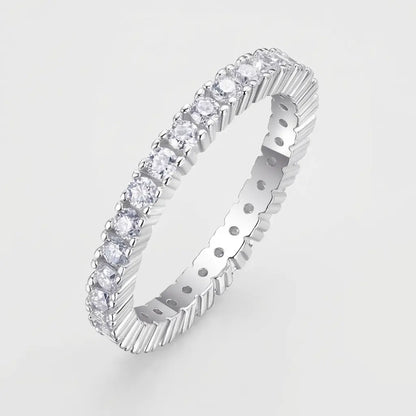 Dainty Ring HALO